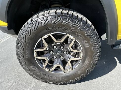 Used 2023 Chevrolet Colorado ZR2 w/ ZR2 Convenience Package III AWD/4WD image 13
