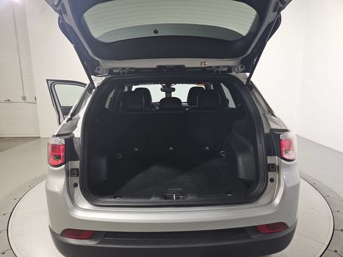 Used 2024 Jeep Compass Latitude AWD/4WD image 21
