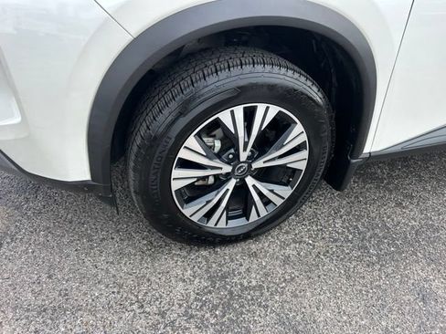 Used 2022 Nissan Rogue SV FWD image 10