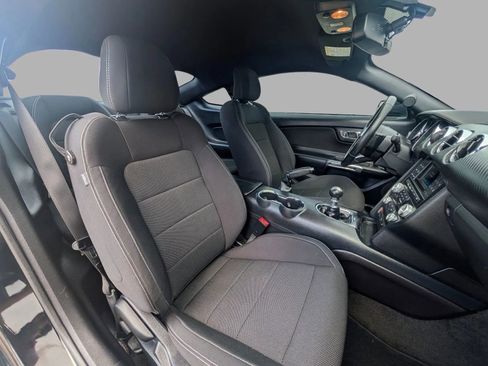 Used 2016 Ford Mustang Coupe RWD image 21