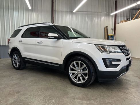 Used 2016 Ford Explorer Limited image 9