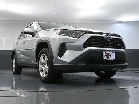 Used 2019 Toyota RAV4 LE w/ Carpet Mat Package AWD/4WD image 50