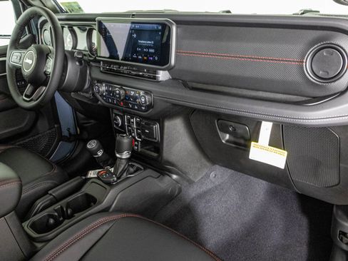 New 2026 Jeep Wrangler Unlimited Rubicon AWD/4WD image 40