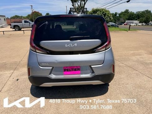 Certified 2025 Kia Soul LX w/ LX Technology Package FWD image 8