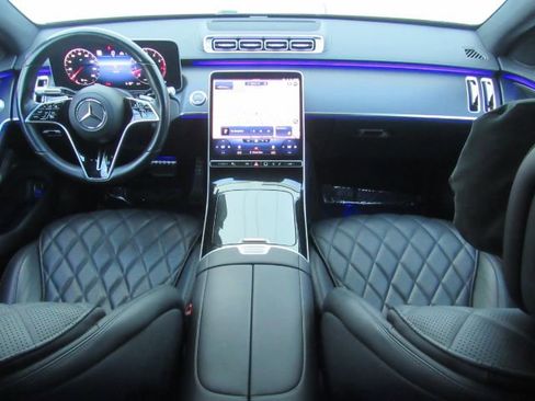 Used 2023 Mercedes-Benz S 580 4MATIC Sedan image 2