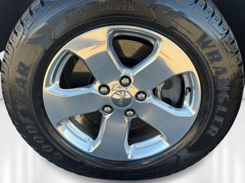 Used 2013 Jeep Grand Cherokee Overland Summit AWD/4WD image 9