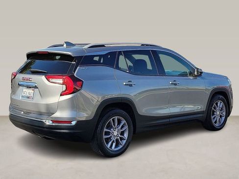 Used 2023 GMC Terrain SLT w/ Infotainment Package II image 3