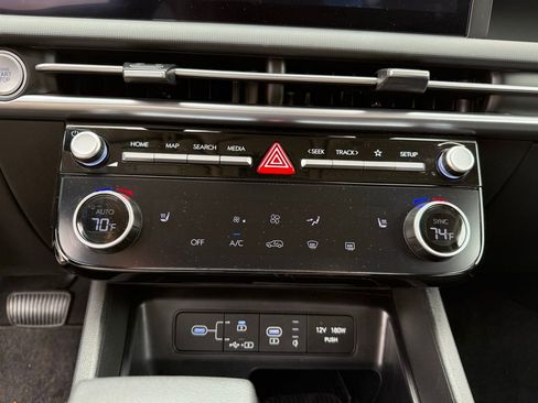 Certified 2025 Hyundai Tucson SEL image 18