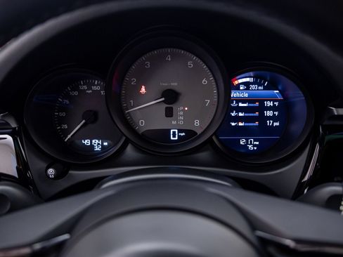 Certified 2023 Porsche Macan S AWD/4WD image 21