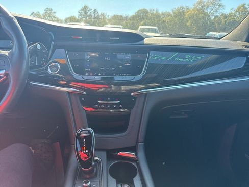 Used 2021 Cadillac XT6 Premium Luxury image 16