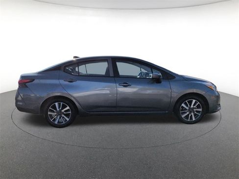Used 2023 Nissan Versa SV image 4