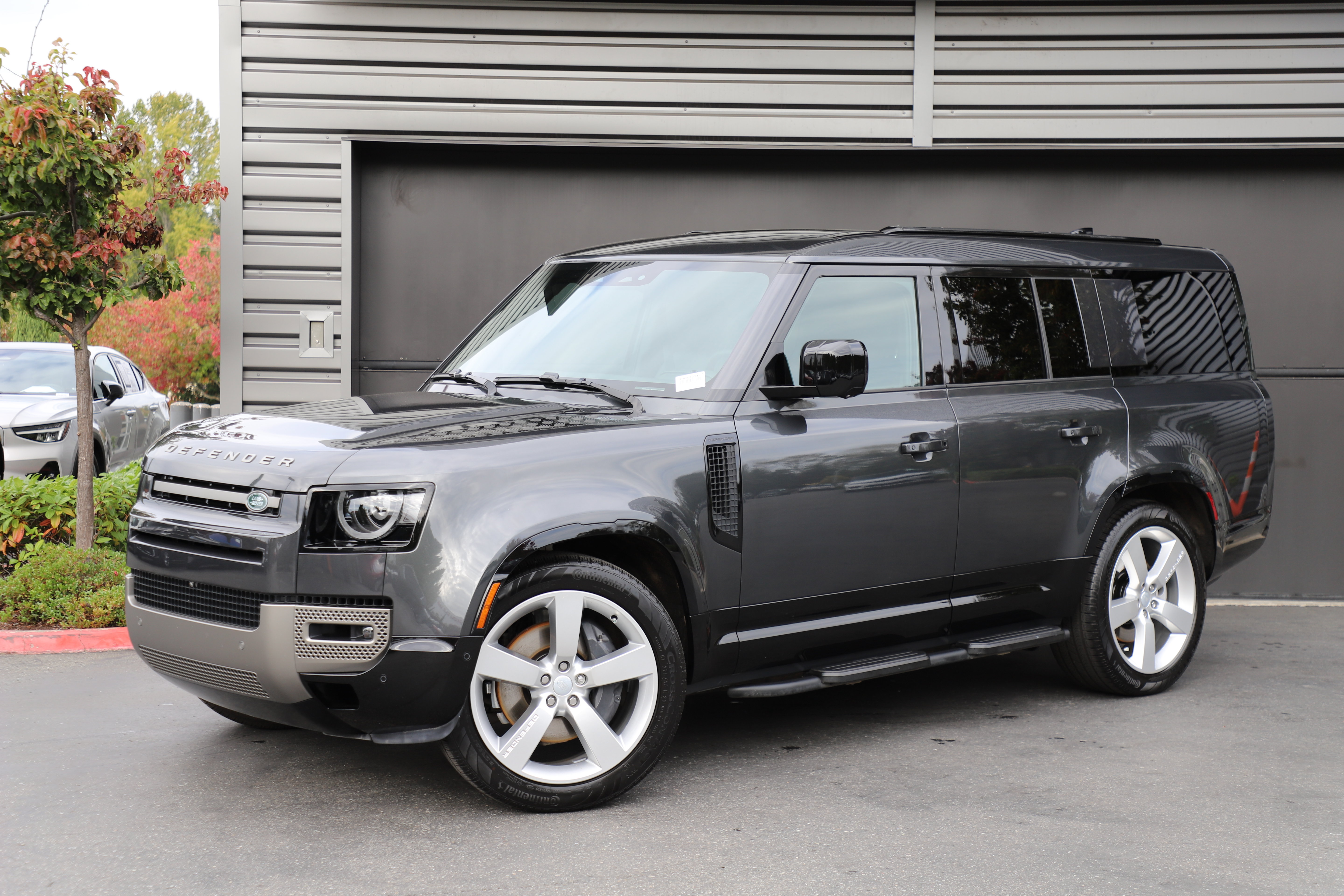 Certified 2025 Land Rover Defender 130 X-Dynamic SE AWD/4WD image 1