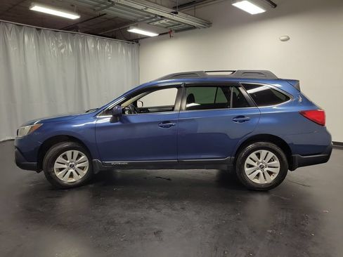 Used 2019 Subaru Outback 2.5i Premium w/ Popular Package #2 AWD/4WD image 6
