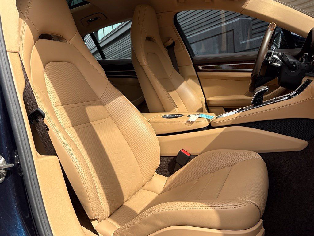 Certified 2023 Porsche Panamera 4S AWD/4WD image 24
