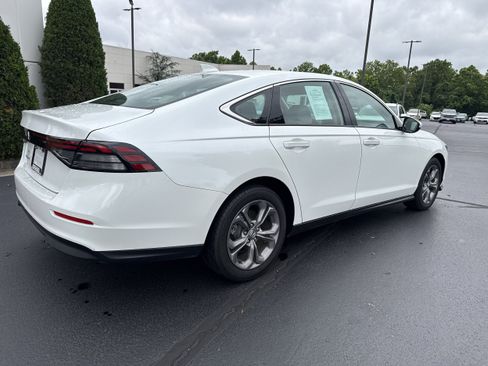 Used 2024 Honda Accord EX image 11
