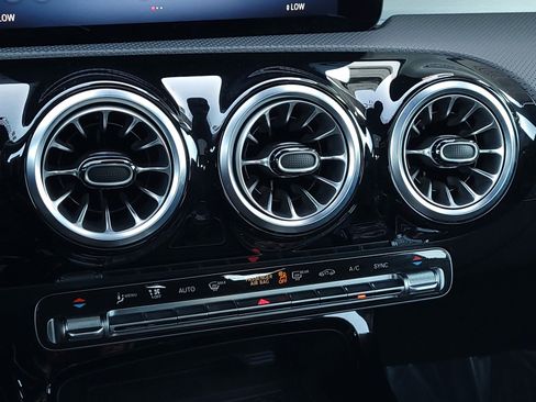 Used 2025 Mercedes-Benz CLA 250 CLA 250 image 22