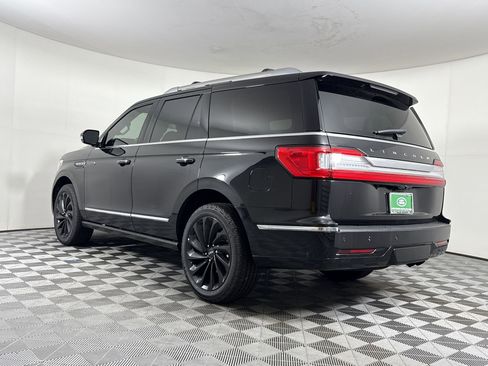 Used 2021 Lincoln Navigator Reserve image 3