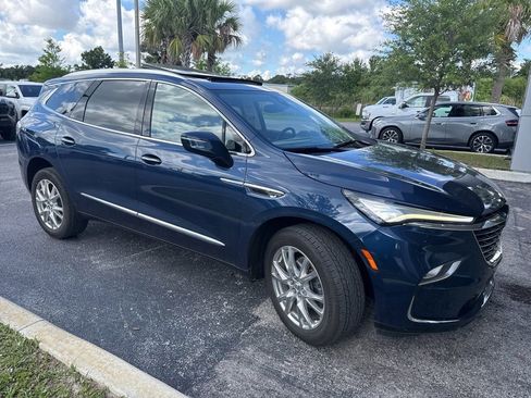Used 2023 Buick Enclave Essence w/ Experience Buick Package FWD image 2