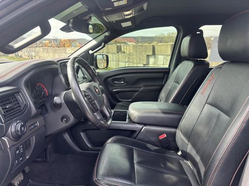 Used 2021 Nissan Titan PRO-4X w/ Pro-4x Convenience Package AWD/4WD image 9