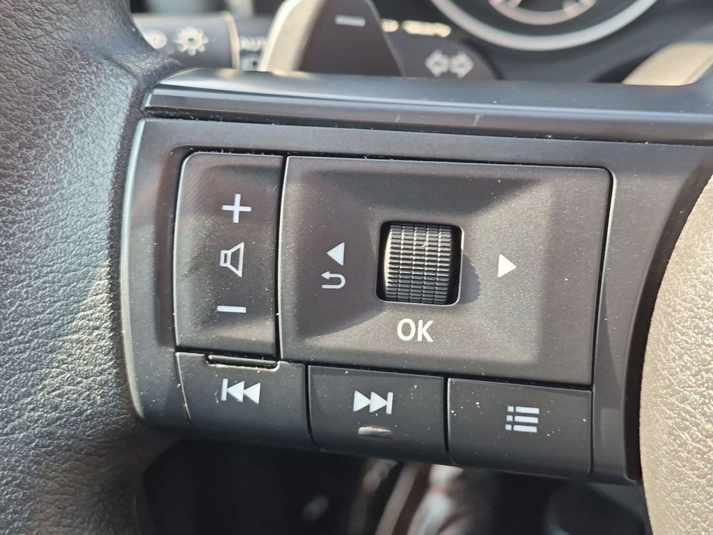 Used 2024 Nissan Rogue S AWD/4WD image 18