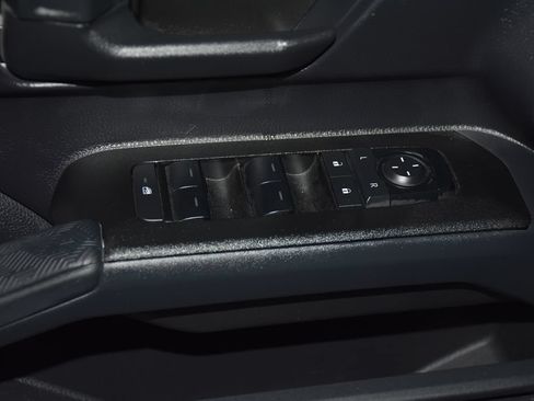 Used 2025 Toyota 4Runner SR5 AWD/4WD image 23