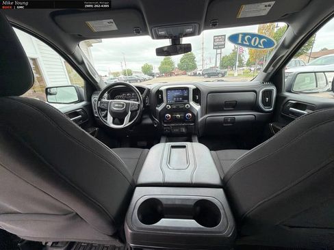 Used 2021 GMC Sierra 1500 Elevation w/ LPO, Elevation Black Package AWD/4WD image 17