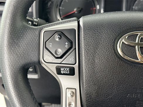 Certified 2022 Toyota 4Runner SR5 Premium AWD/4WD image 18