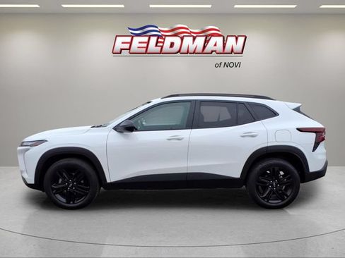 Used 2025 Chevrolet Trax ACTIV w/ Driver Confidence Package FWD image 2
