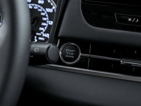 New 2025 Mitsubishi Outlander AWD image 21