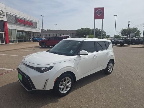 Used 2023 Kia Soul LX w/ Option Group 015 image 1