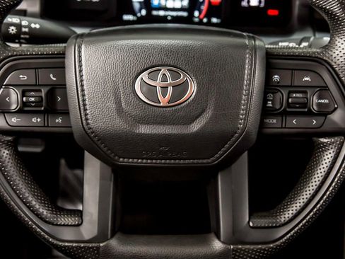 Used 2025 Toyota Tacoma SR image 25