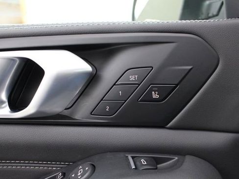 Used 2025 BMW X5 xDrive40i w/ Climate Comfort Package image 35