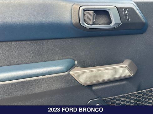 Used 2023 Ford Bronco Outer Banks w/ Sasquatch Package AWD/4WD image 12