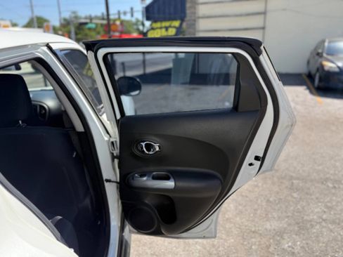 Used 2014 Nissan Juke S image 25
