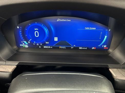 Used 2023 Ford Explorer Platinum w/ Technology Package AWD/4WD image 15