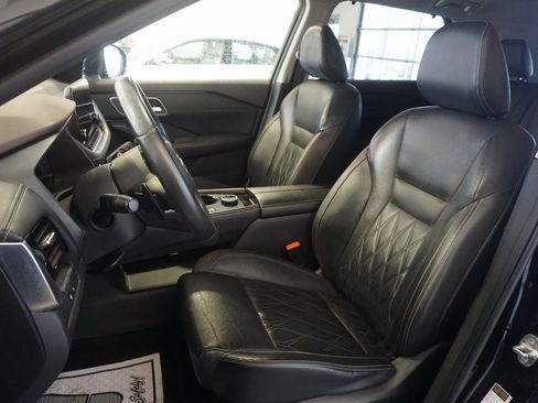 Used 2021 Nissan Rogue Platinum image 22