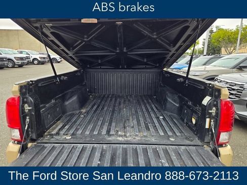 Used 2016 Toyota Tacoma TRD Sport w/ Towing Package RWD image 28