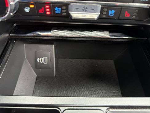 Certified 2025 Ford F150 Lariat w/ FX4 Off-Road Package image 29