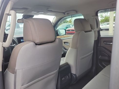 Used 2022 Nissan Frontier SV image 10