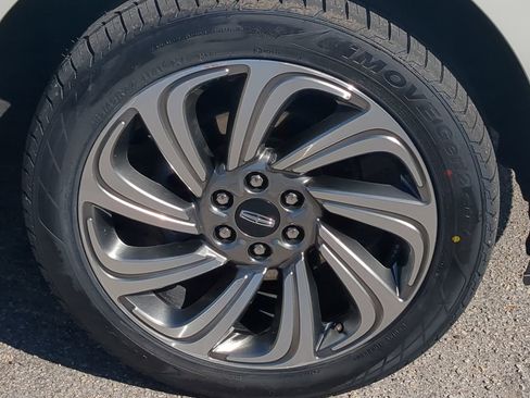 Used 2023 Lincoln Navigator Reserve image 11