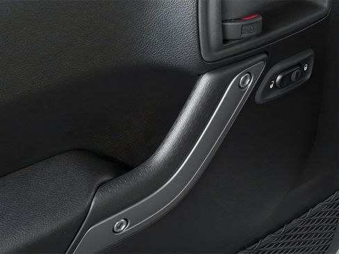 Used 2013 Jeep Wrangler Unlimited Sport w/ Max Tow Pkg image 13