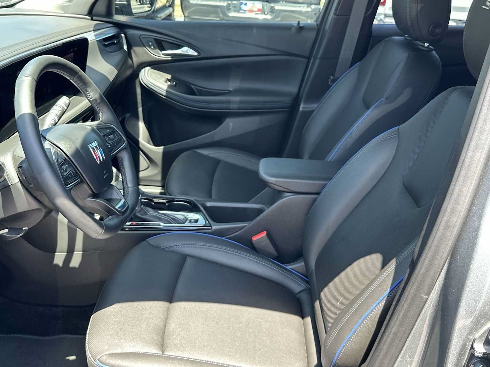 Used 2025 Buick Encore GX Sport Touring w/ Comfort Package FWD image 18