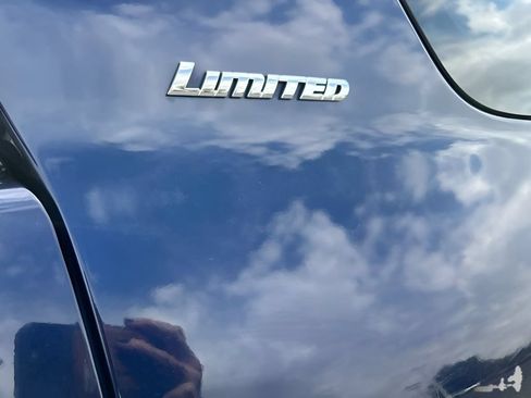 Used 2018 Toyota 4Runner Limited AWD/4WD image 13