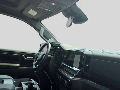 Used 2024 Chevrolet Silverado 1500 LT AWD/4WD image 22