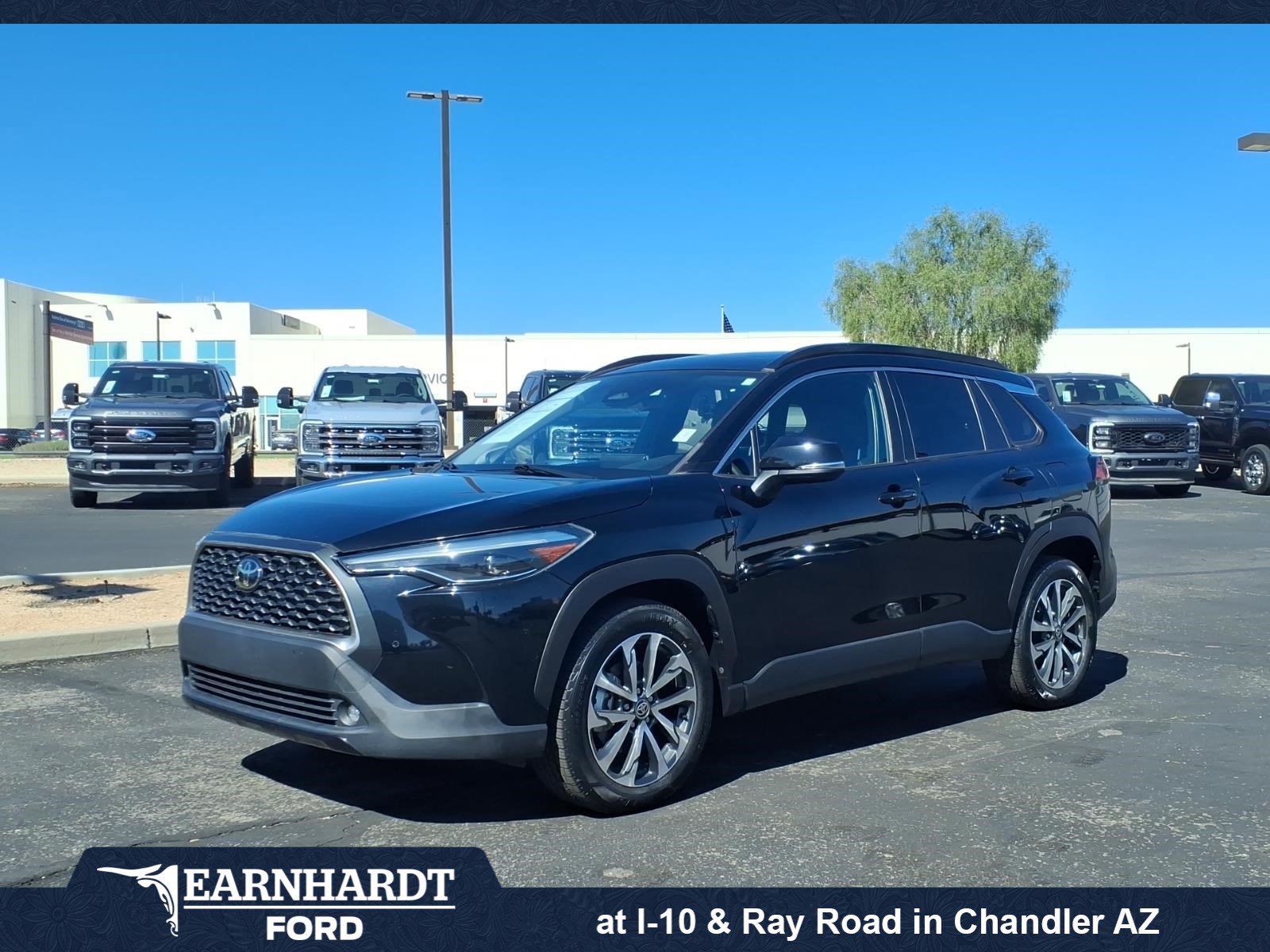 Used 2023 Toyota Corolla Cross XLE w/ Convenience Package FWD image 1
