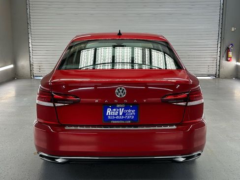 Used 2022 Volkswagen Passat 2.0T SE FWD image 6