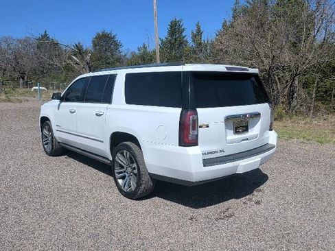 Used 2019 GMC Yukon XL Denali w/ Denali Ultimate Package image 3