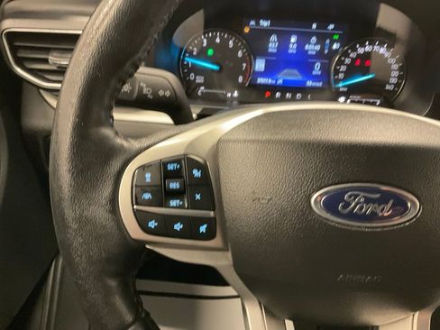 Used 2023 Ford Explorer XLT image 16