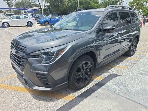 Used 2023 Subaru Ascent Onyx Edition AWD/4WD image 2