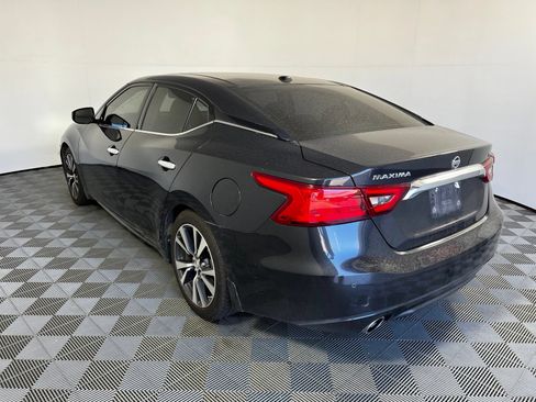 Used 2017 Nissan Maxima 3.5 SL w/ Interior Lighting Package FWD image 7